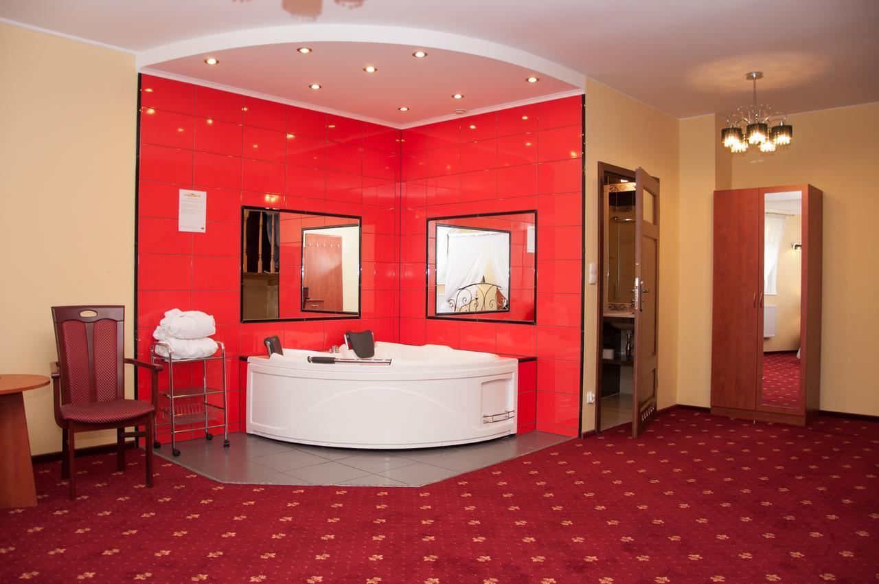Hotel Kalchem Brzozie エクステリア 写真