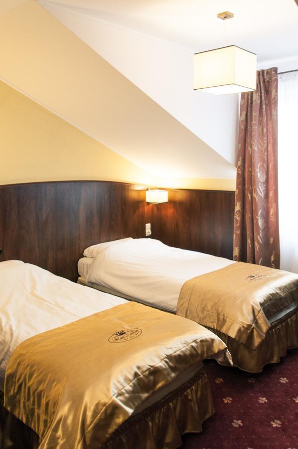 Hotel Kalchem Brzozie エクステリア 写真