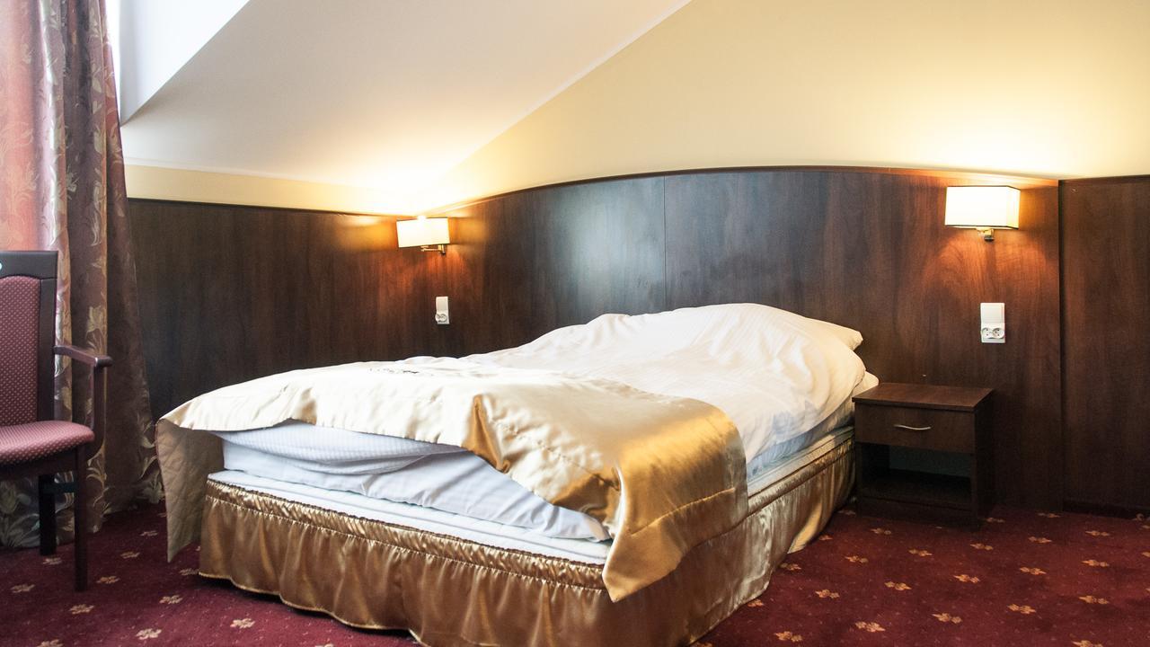 Hotel Kalchem Brzozie エクステリア 写真