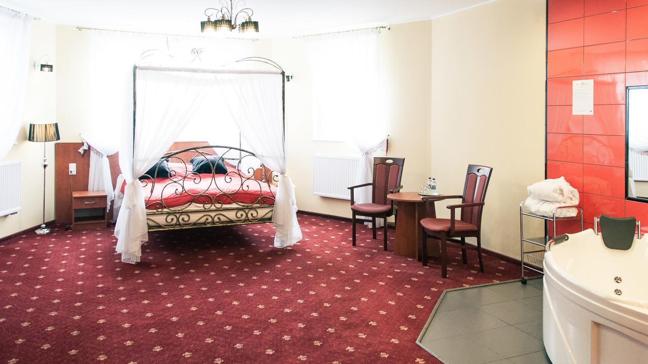Hotel Kalchem Brzozie エクステリア 写真